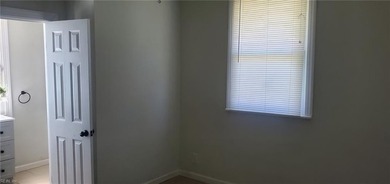 Beautiful home in the heart of Portsmouth. This home includes a - photo 5