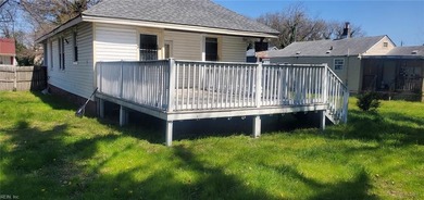Beautiful home in the heart of Portsmouth. This home includes a - photo 8