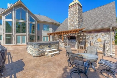 Welcome home to this exceptional family estate offering - photo 47