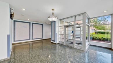 Extremely bright 1-bedroom, 1-bath apartment on the 17th floor - photo 5