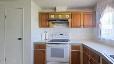 Enjoy relaxed waterfront living in this 2-bedroom, 2-bath - photo 10