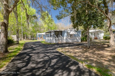 (private lake, pond, creek) Home For Sale in Satsuma Florida