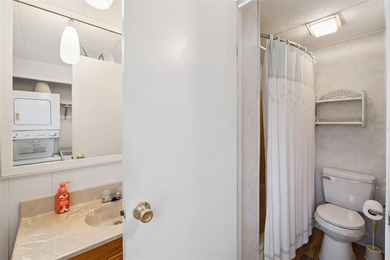 Welcome to this charming and well-maintained 2 bedroom, 2 - photo 19