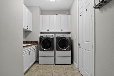 Motivated Seller Beautiful GHO built 3/3/2 pool home with a den - photo 27