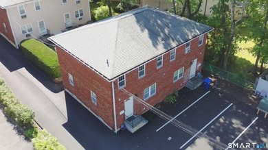 Fantastic townhouse-style condo located in the highly desirable - photo 3