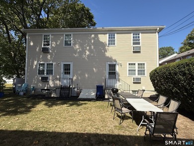 Fantastic townhouse-style condo located in the highly desirable - photo 4