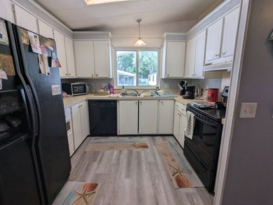 Welcome Home to this Lovely 2 Bedroom 2 Bath Double Wide located - photo 4