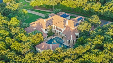 Situated in a prestigious Southlake cul-de-sac, this gated - photo 4