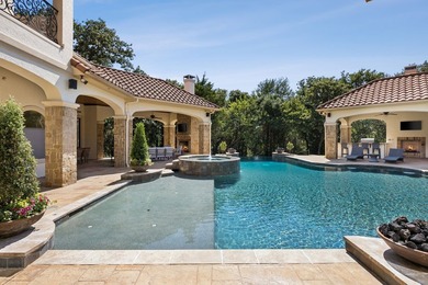 Situated in a prestigious Southlake cul-de-sac, this gated - photo 6