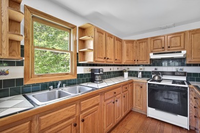 Set amid the rolling countryside of Appleton, this remarkable - photo 28