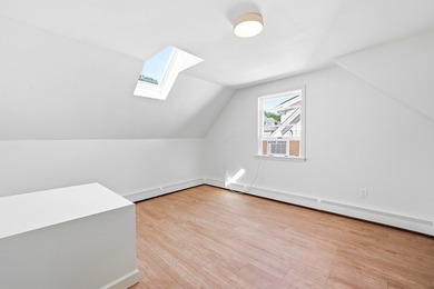 Welcome to this meticulously renovated four-bedroom Colonial - photo 15