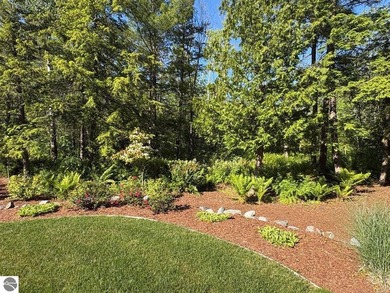 This Bear Lake Dream lives much bigger than it looks. 102' of - photo 15