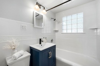 Welcome to this meticulously renovated four-bedroom Colonial - photo 18