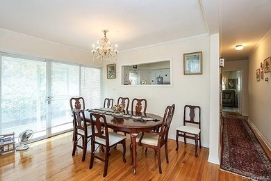 Location to all! Walk to shopping, dining, schools, LIRR - photo 10