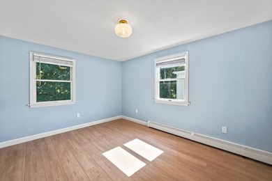 Welcome to this meticulously renovated four-bedroom Colonial - photo 21