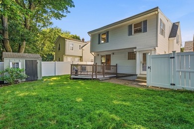 Welcome to this meticulously renovated four-bedroom Colonial - photo 32