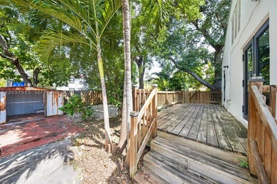 Welcome to this spacious and updated 2-bedroom, 2-bath home - photo 36