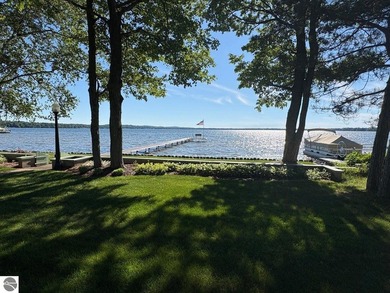 This Bear Lake Dream lives much bigger than it looks. 102' of - photo 47