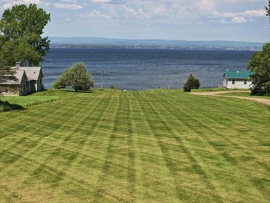 Discover your lakeside retreat on the shores of Lake Champlain - photo 8