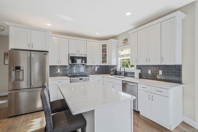 Stunning 4-Bedroom Colonial in Grand Manor Estates, East - photo 10