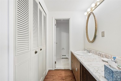 Welcome to 7 Stirrup Lane, a light-filled home on a beautiful - photo 15