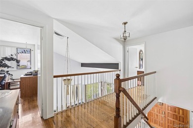 Welcome to 7 Stirrup Lane, a light-filled home on a beautiful - photo 16