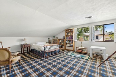 Welcome to 7 Stirrup Lane, a light-filled home on a beautiful - photo 21
