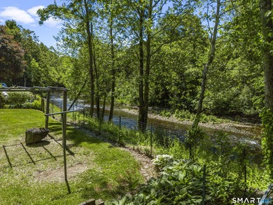 Waterfront escape on the Yantic River. This beautifully updated - photo 5