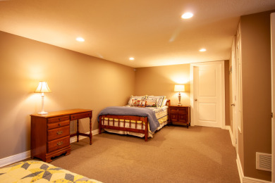 GREAT LOCATION - FULLY FURNISHED and SHORT TERM RENTALS OK! - photo 34