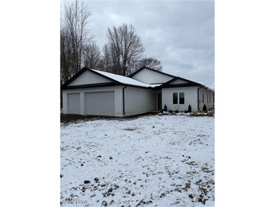 Lake Roaming Rock Home For Sale in Roaming Shores Ohio