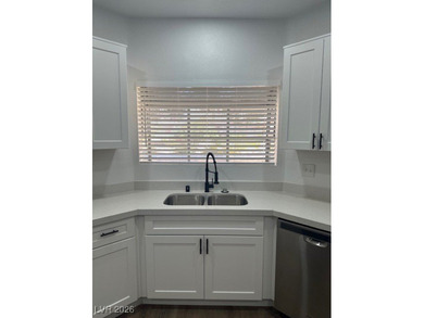 Beautiful Condo in the heart of Las Vegas Valley. Only two unit