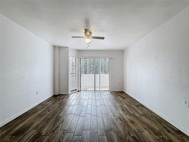 Prime condo Investment property with low HOA and great location - photo 18