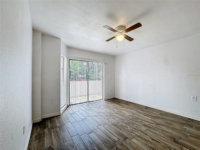 Prime condo Investment property with low HOA and great location - photo 19