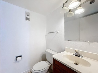 Prime condo Investment property with low HOA and great location - photo 26
