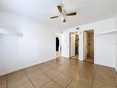 Prime condo Investment property with low HOA and great location - photo 29