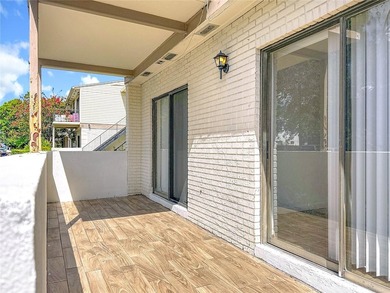 Prime condo Investment property with low HOA and great location - photo 35