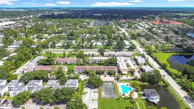 Prime condo Investment property with low HOA and great location - photo 39
