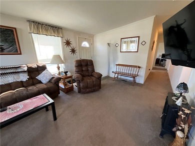 MAINTENANCE FREE MANUFACTURED HOME IN MOVE IN CONDITION! 1,296 - photo 7