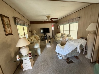 Welcome to your peaceful lakefront retreat in the highly - photo 8