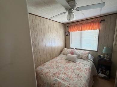 Welcome to your peaceful lakefront retreat in the highly - photo 10