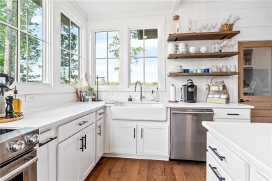 Lake Home For Sale in Eclectic, Alabama