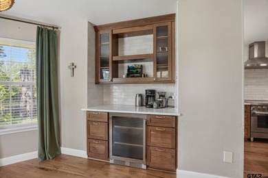 Welcome to Whitehouse living at its finest! This beautifully - photo 13