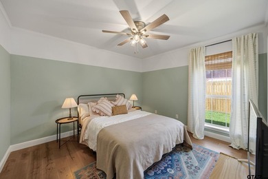 Welcome to Whitehouse living at its finest! This beautifully - photo 17