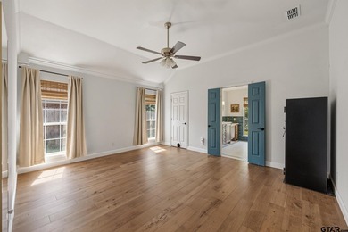 Welcome to Whitehouse living at its finest! This beautifully - photo 20