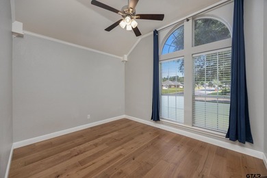 Welcome to Whitehouse living at its finest! This beautifully - photo 22