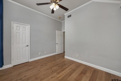 Welcome to Whitehouse living at its finest! This beautifully - photo 23