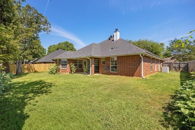 Welcome to Whitehouse living at its finest! This beautifully - photo 29
