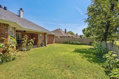 Welcome to Whitehouse living at its finest! This beautifully - photo 30