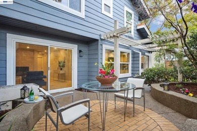 Elegant and inviting Bay Isle Pt. residence offering 3 bedrooms - photo 33