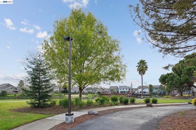 Elegant and inviting Bay Isle Pt. residence offering 3 bedrooms - photo 36